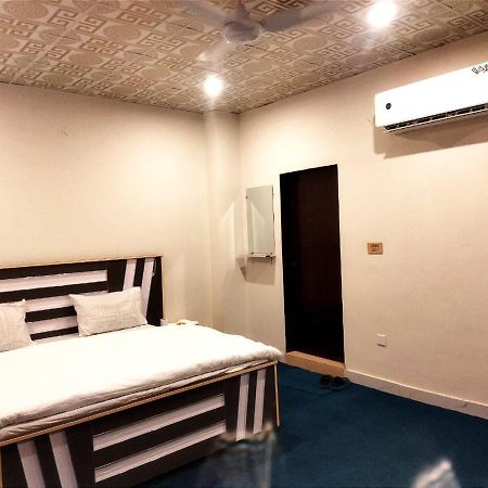 Hotel Royal Sweet ลาฮอร์ ภายนอก รูปภาพ
