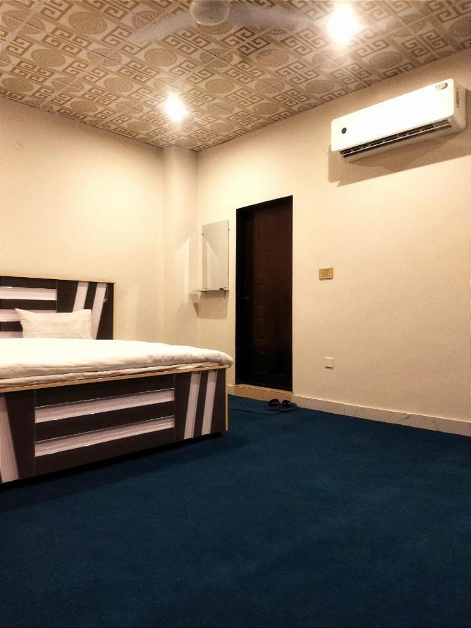 Hotel Royal Sweet ลาฮอร์ ภายนอก รูปภาพ