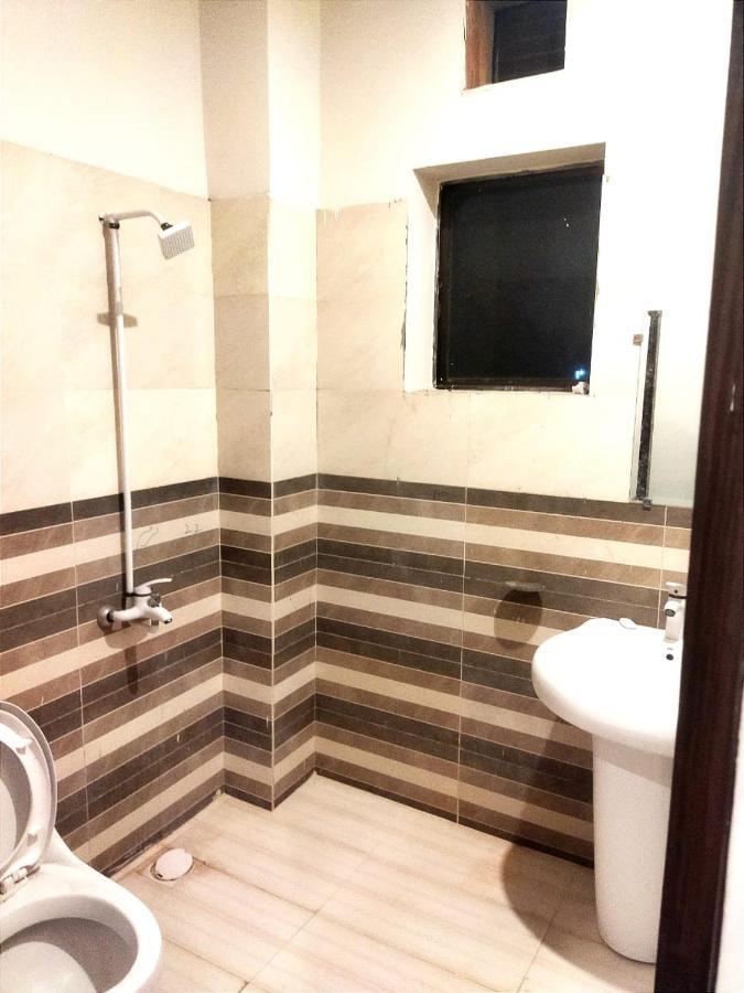 Hotel Royal Sweet ลาฮอร์ ภายนอก รูปภาพ