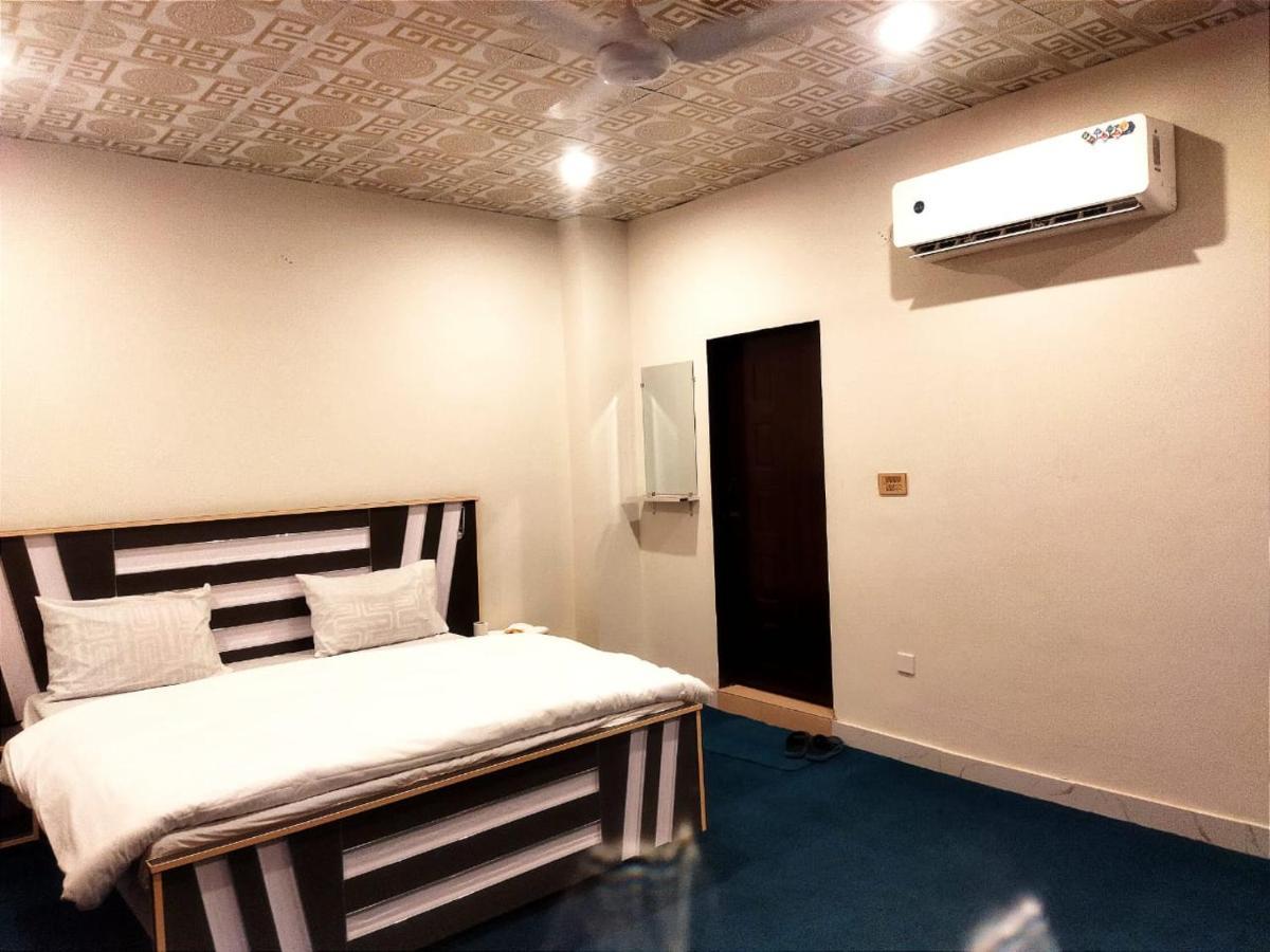 Hotel Royal Sweet ลาฮอร์ ภายนอก รูปภาพ