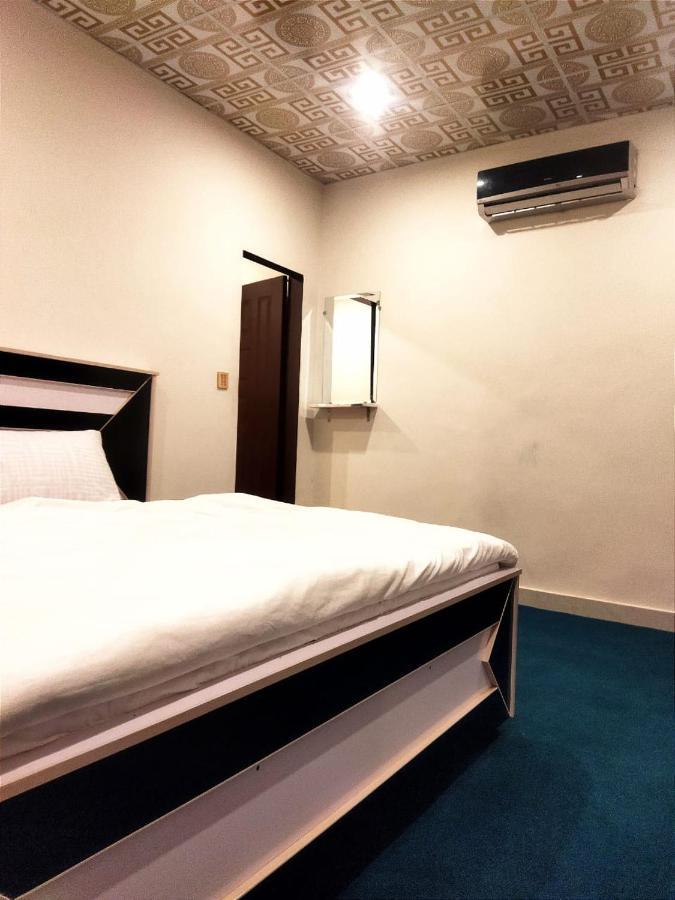 Hotel Royal Sweet ลาฮอร์ ภายนอก รูปภาพ