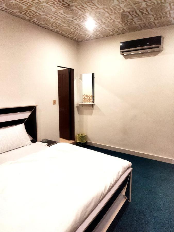 Hotel Royal Sweet ลาฮอร์ ภายนอก รูปภาพ