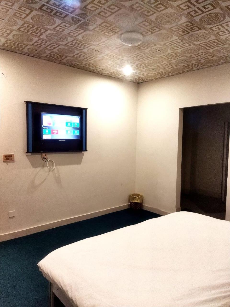 Hotel Royal Sweet ลาฮอร์ ภายนอก รูปภาพ